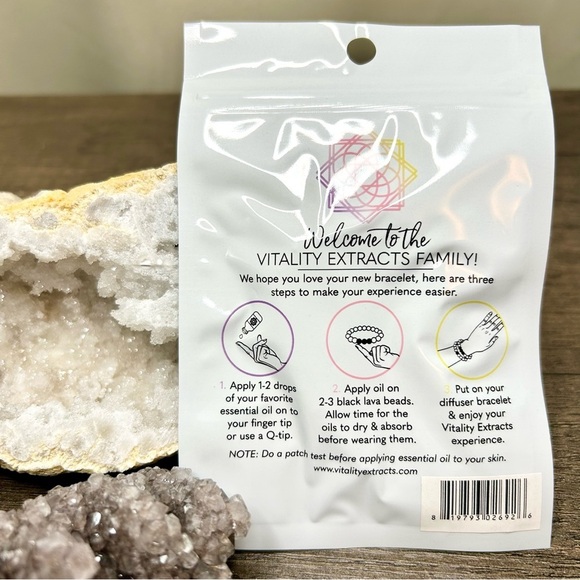 Vitality - Black Sacred Arrow Wood Diffuser Bracelet - Picture 4 of 4